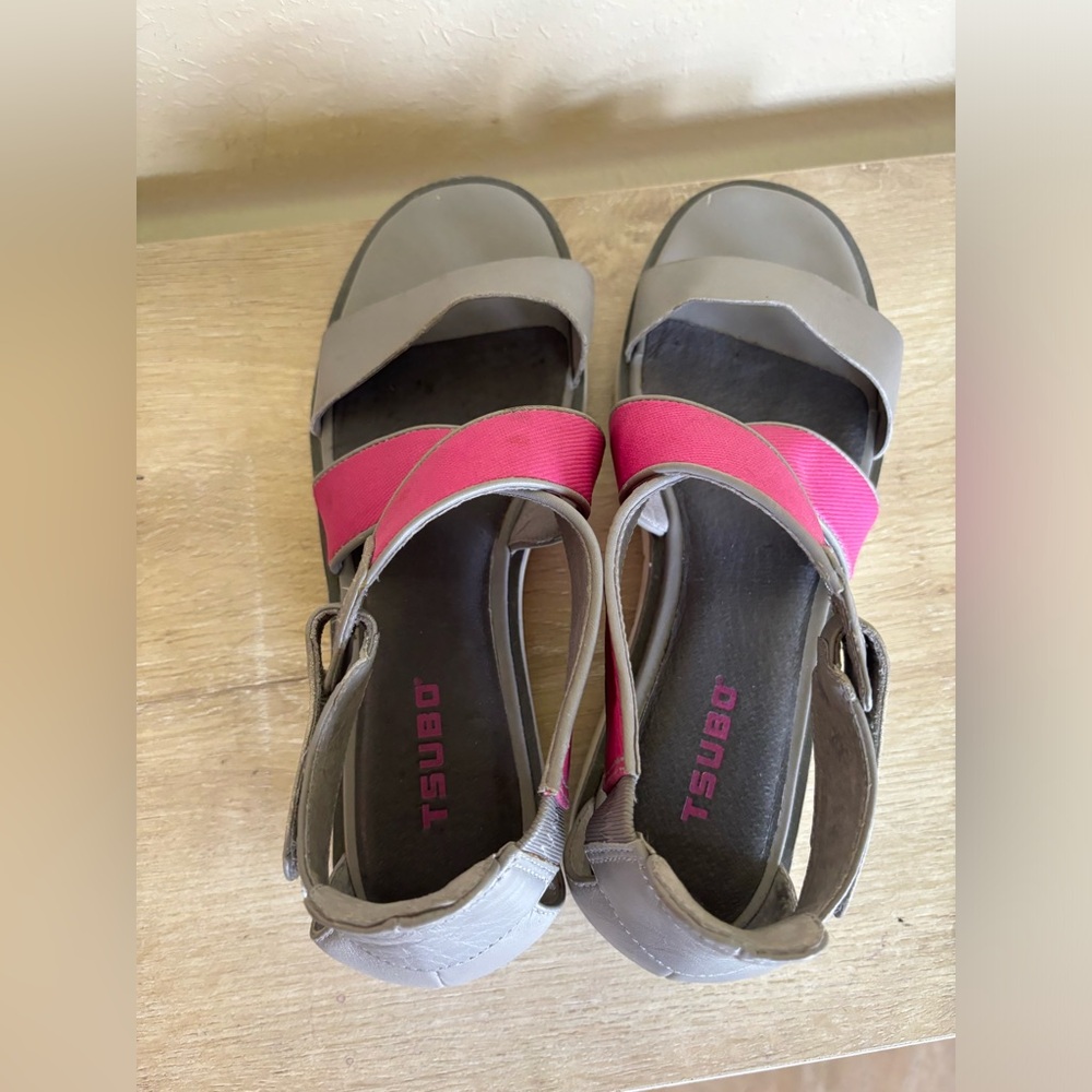 TSUBO leather strappy sandals - Picture 4 of 5